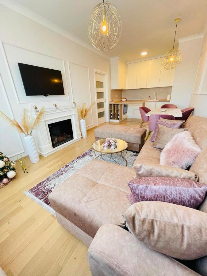 شقة Stan Na Dan "Apartman Purple" بانيا لوكا المظهر الخارجي الصورة