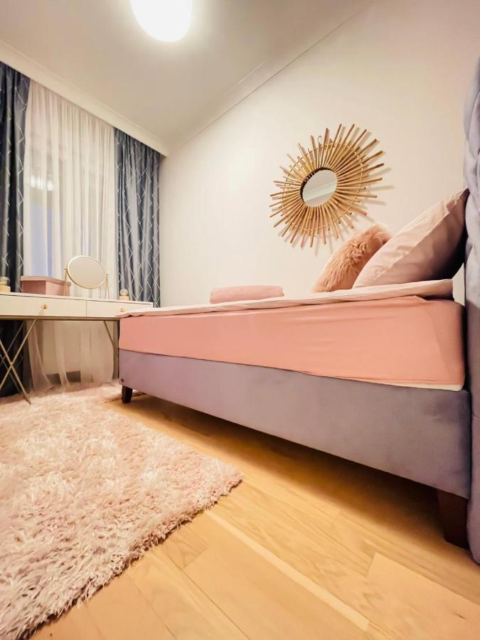 شقة Stan Na Dan "Apartman Purple" بانيا لوكا المظهر الخارجي الصورة