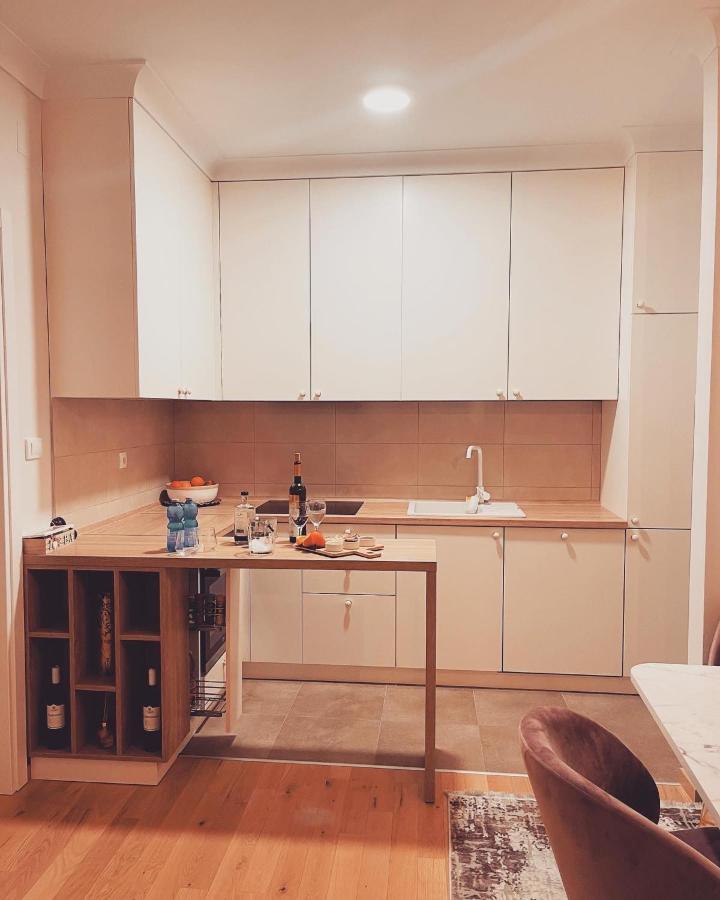 شقة Stan Na Dan "Apartman Purple" بانيا لوكا المظهر الخارجي الصورة