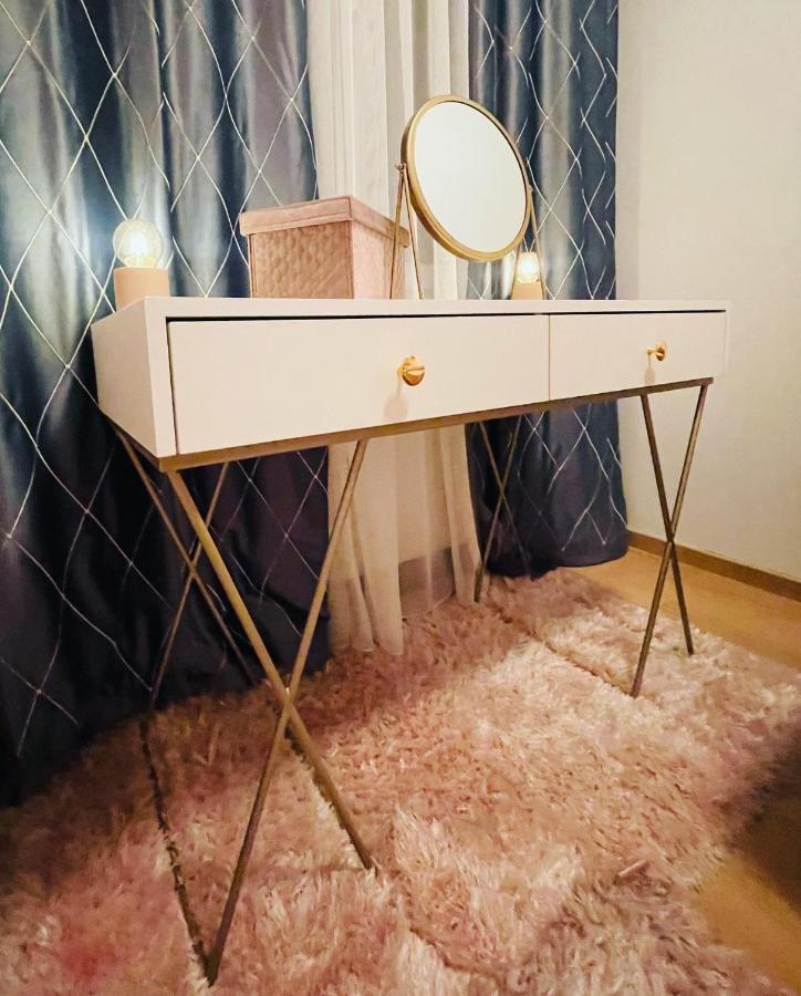 شقة Stan Na Dan "Apartman Purple" بانيا لوكا المظهر الخارجي الصورة