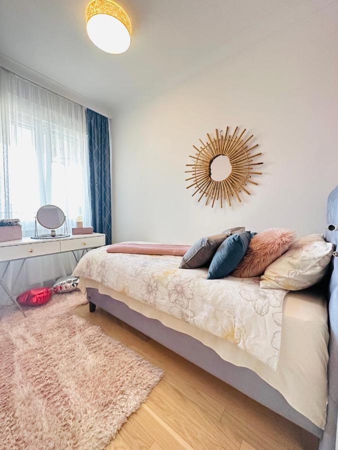 شقة Stan Na Dan "Apartman Purple" بانيا لوكا المظهر الخارجي الصورة