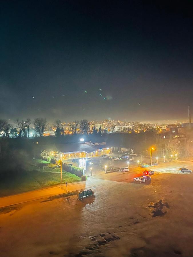 شقة Stan Na Dan "Apartman Purple" بانيا لوكا المظهر الخارجي الصورة